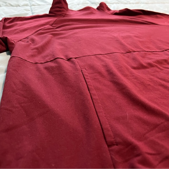 AVIA Fleece-lined Workout Top, Mock Turtleneck Collar, Berry Color - Picture 3 of 6